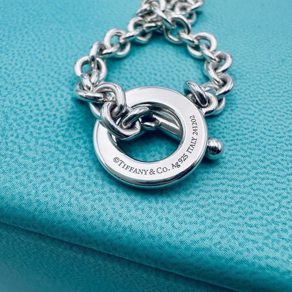 Tiffany & Co. Full Heart Toggle Bracelet in Silver 7.5” with Presentation Box - Picture 9 of 14